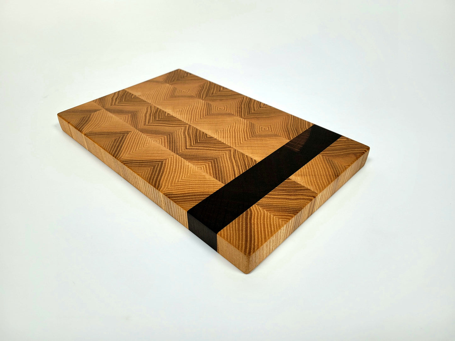 Schneidebrett Esche mit Räuchereiche #1