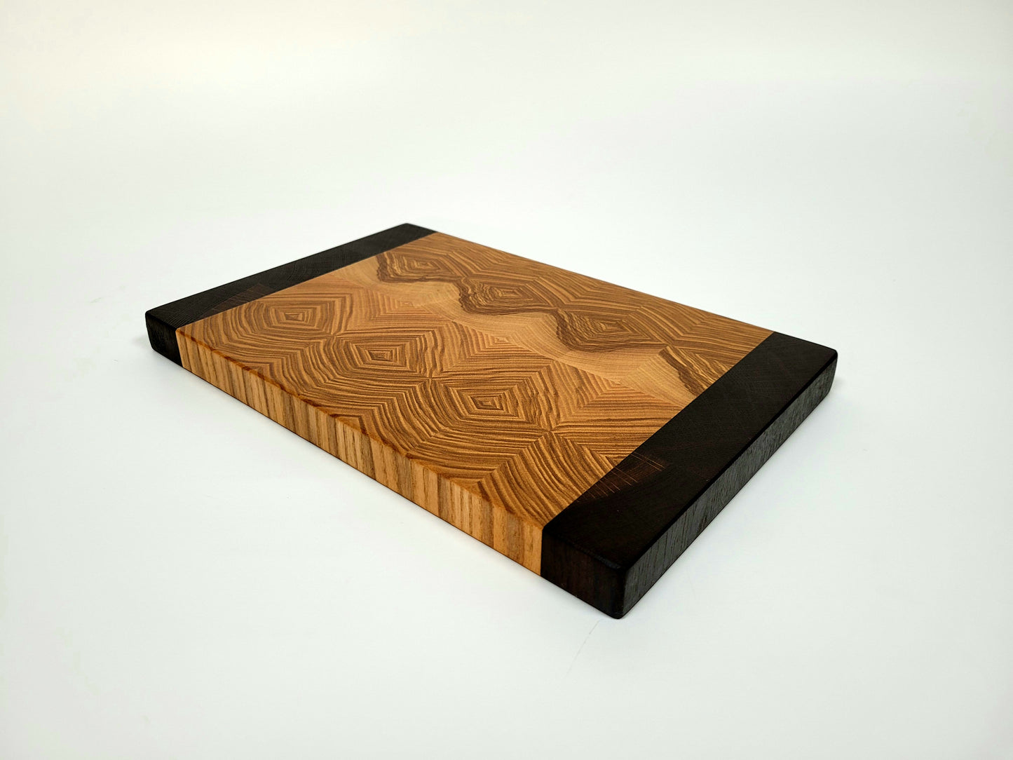 Schneidebrett Esche mit Räuchereiche #2