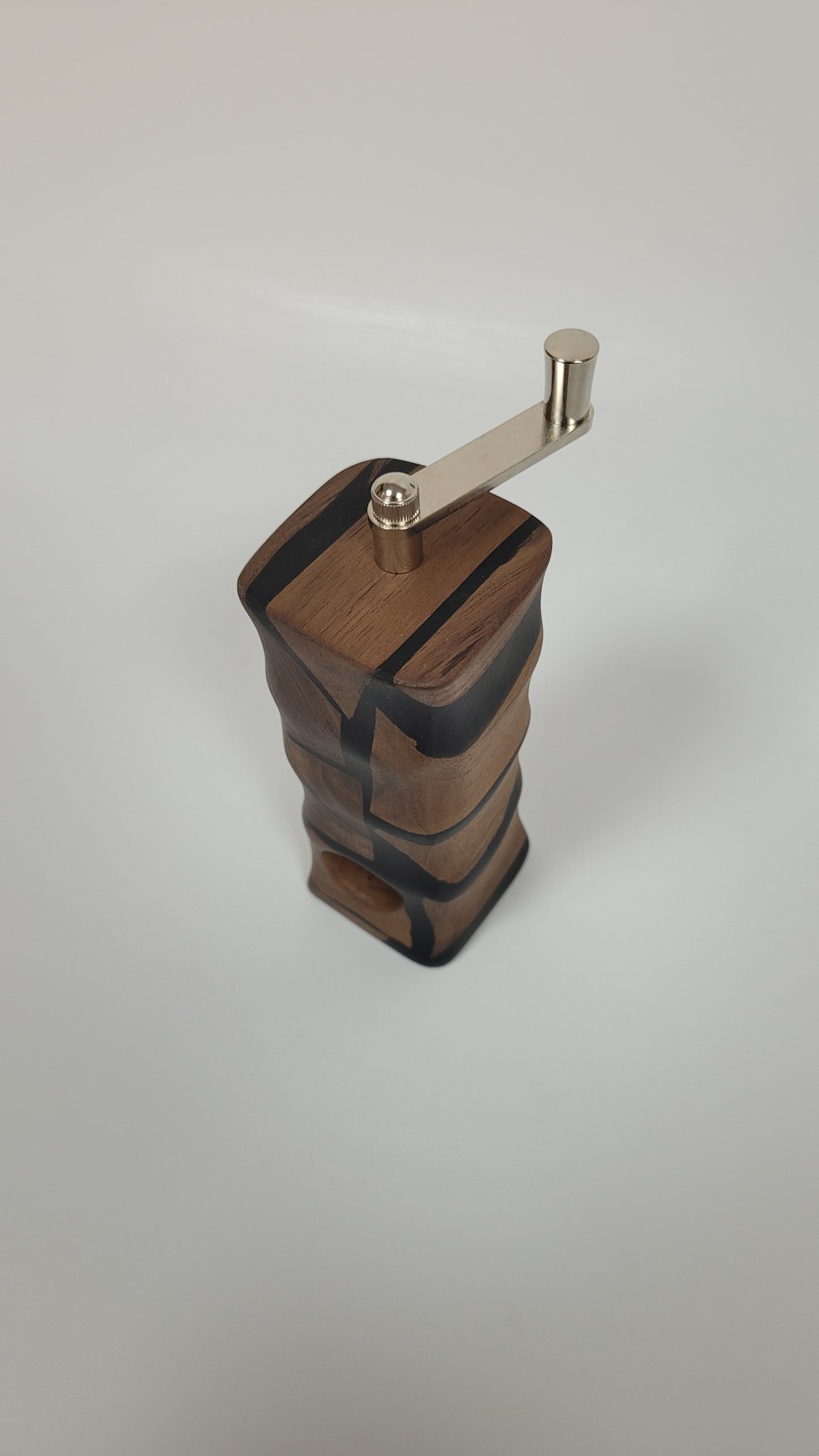 Muskatmühle Amerikanischer Nussbaum mit Epoxy