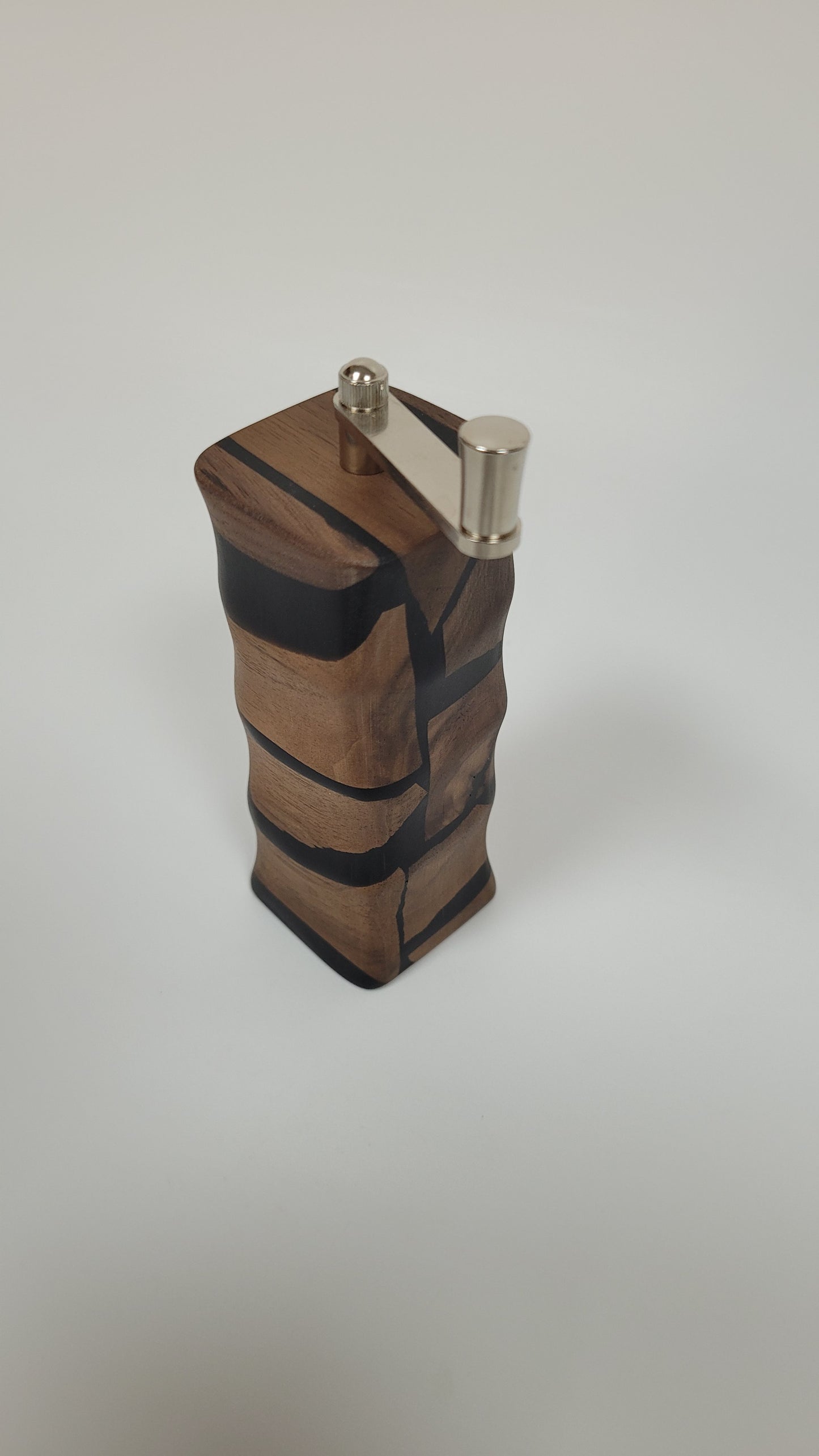 Muskatmühle Amerikanischer Nussbaum mit Epoxy