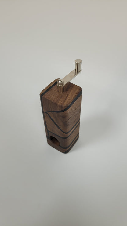 Muskatmühle Amerikanischer Nussbaum mit Epoxy