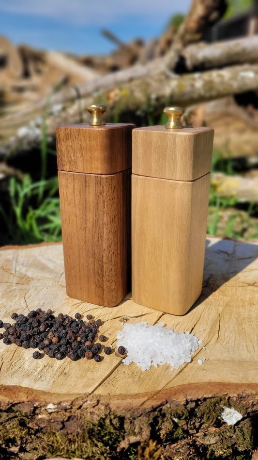 Salz- und Pfeffermühlen Set (heimischer Nussbaum)