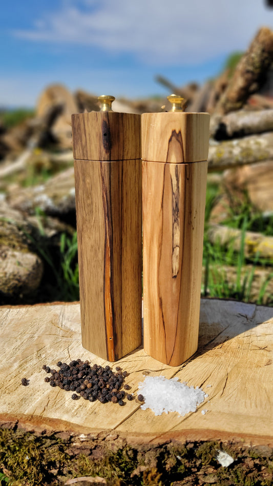 Salz- und Pfeffermühlen Set (Black Limba und gestockter Apfel)
