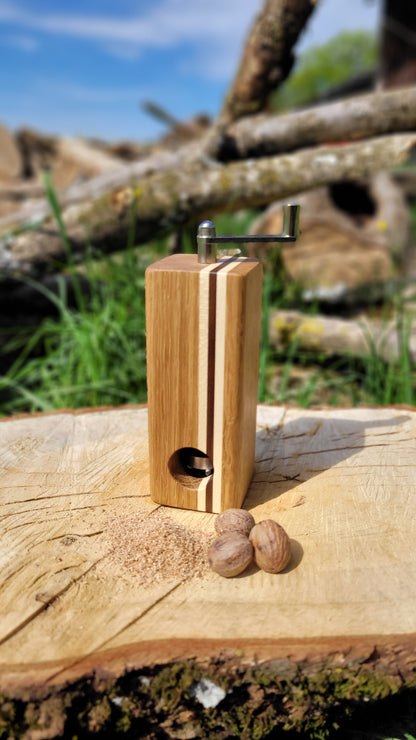Muskatmühle Eiche mit Streifen #1