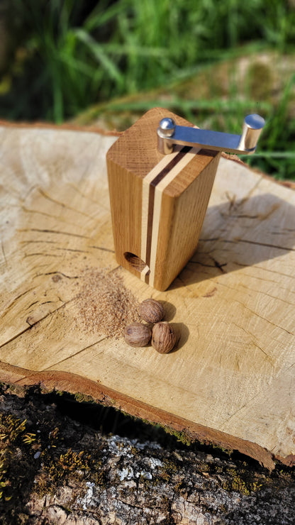 Muskatmühle Eiche mit Streifen #1