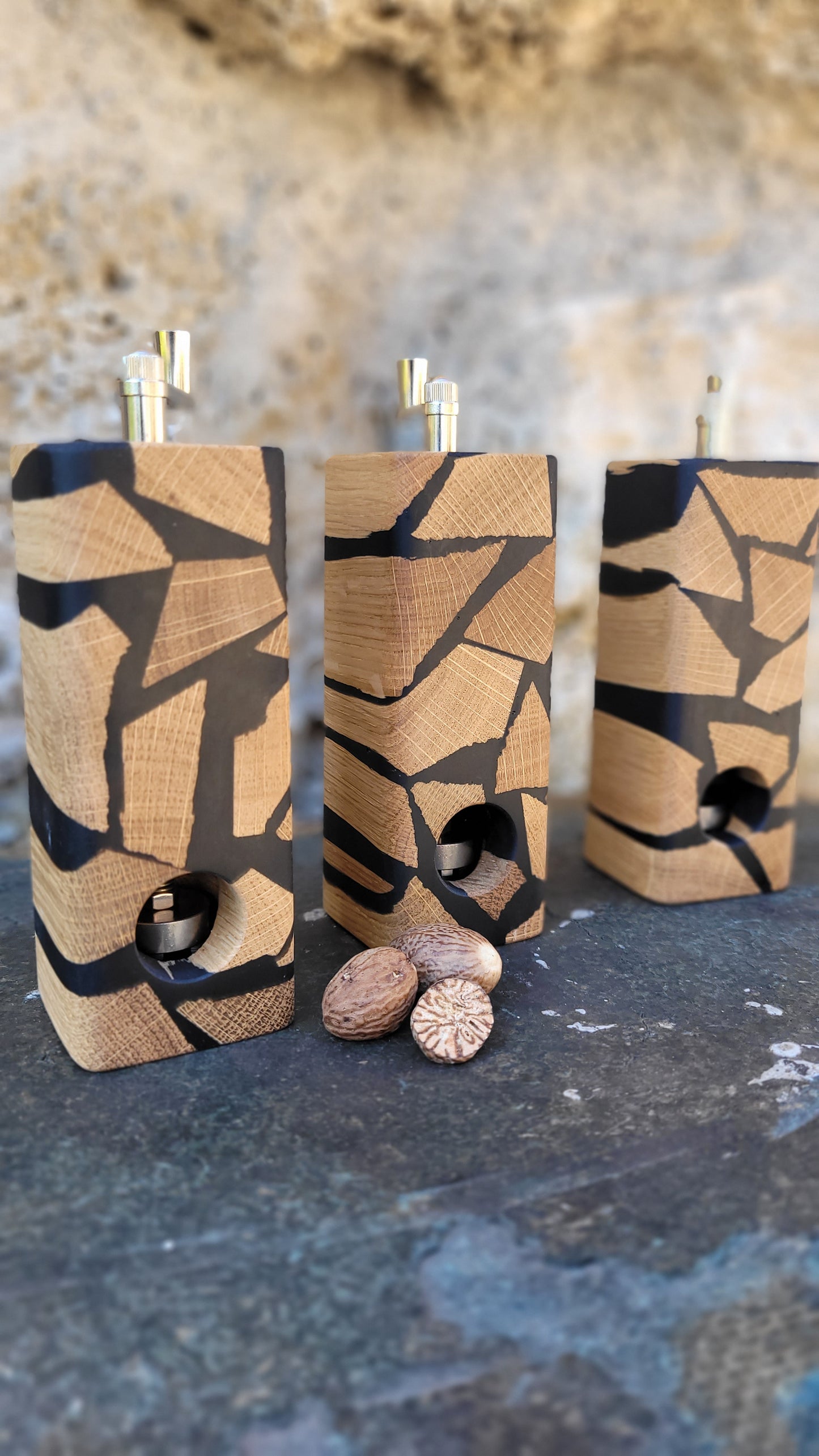 Muskatmühle Eiche mit schwarzem Epoxy